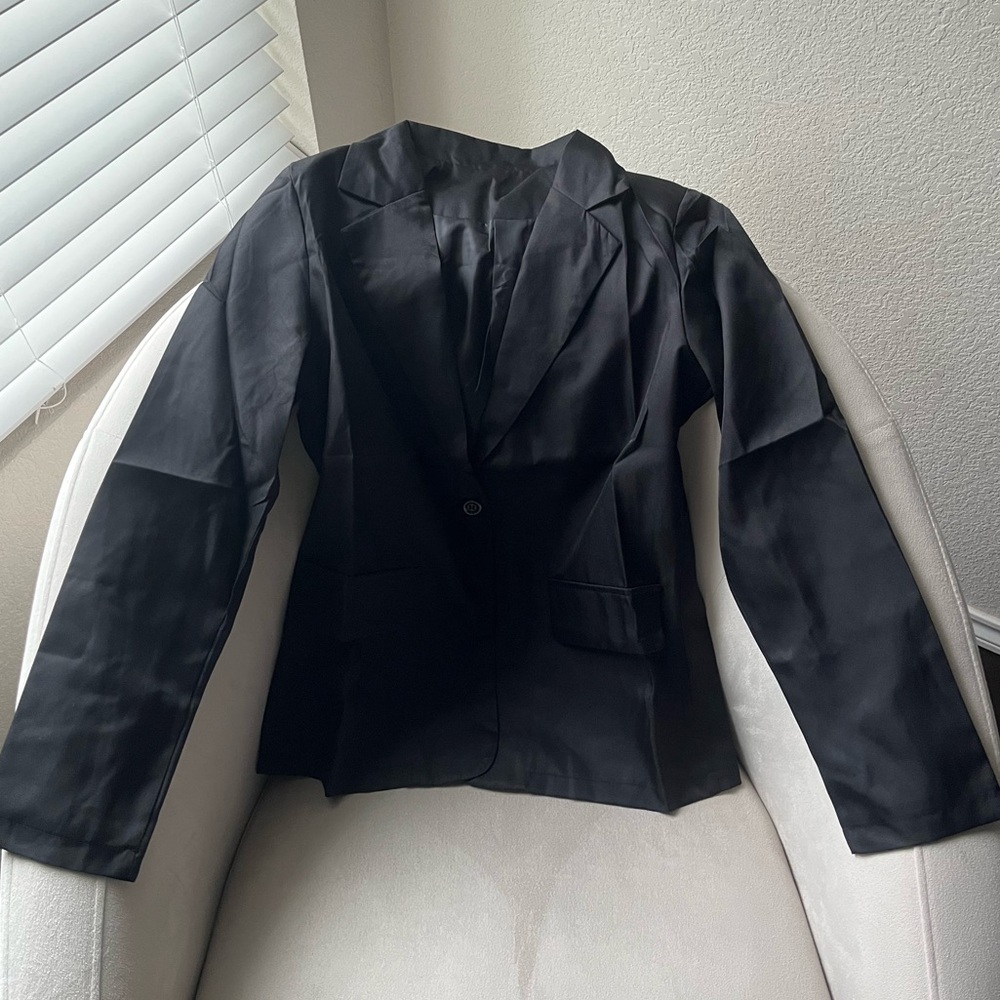 Modern One-Button Blazer- New
